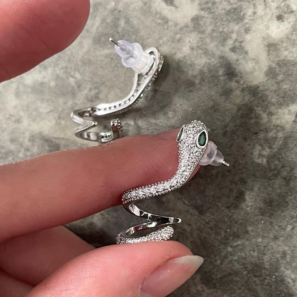 Silver Diamond Snake Ear Cuff Stud Earrings Emerald Eyes - Picture 6 of 10